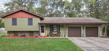 266 Edwards St, Dousman, WI 53118