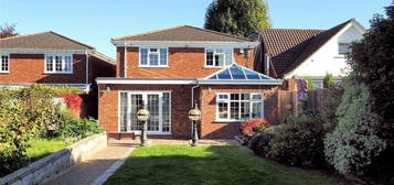 5 bed detached house to rent