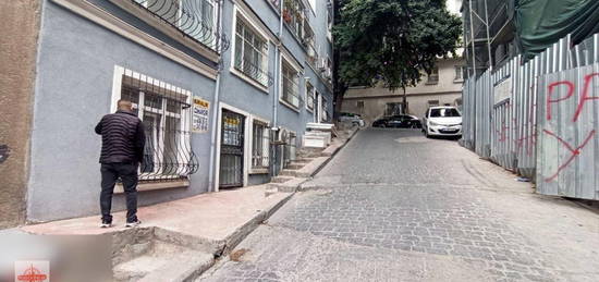 Taksim ve kabata a yakn 3+1ebeveyn banyolu Home ofise uygundur