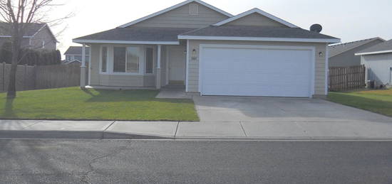 1307 Asparagus Ln, Sunnyside, WA 98944