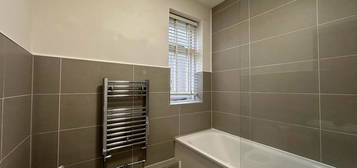 Flat to rent in Saltwood Grove, London SE17