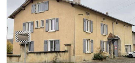 A vendre : spacieuse maison de caractere