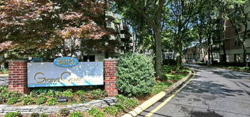 200 Grand Cove Way N Unit 4N, Edgewater, NJ 07020