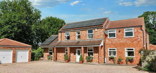 5 bedroom detached house for sale