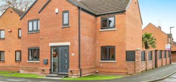 4 bed detached house for sale