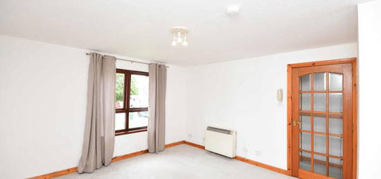 2 bedroom ground floor flat