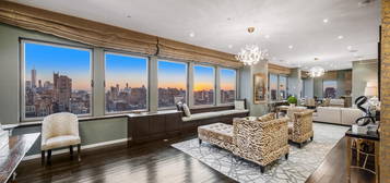 252 7th Ave Ph D, New York, NY 10001