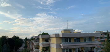 Dachgeschoss-Wohnung mit großem Eckbalkon