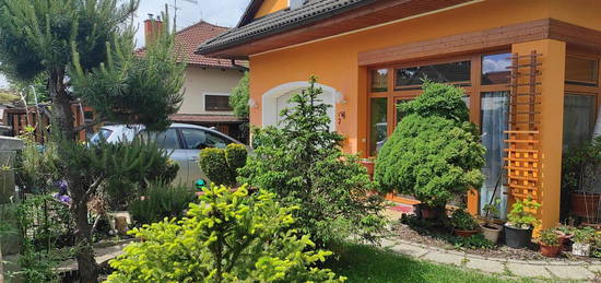 Prodej  rodinného domu 241 m², pozemek 593 m²