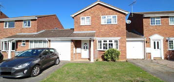 3 bedroom link detached house for sale