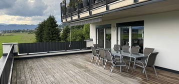 Top Anlegerwohnung mit riesiger Südwestterrasse und Carportstellplatz mit rd.4.7% Rendite!