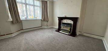 3 bed semi-detached house to rent