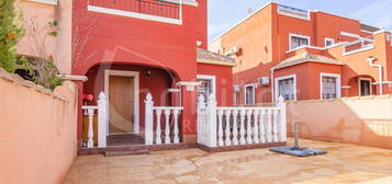 Casa adosada en venta en Los Montesinos