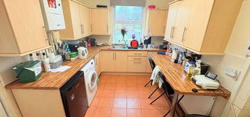 Shared accommodation to rent in Waterloo Place, Brynmill, Swansea SA2