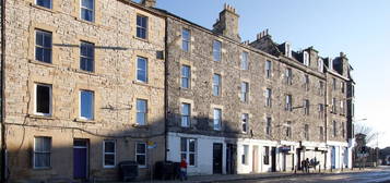 Flat to rent in North Junction Street, Edinburgh EH6