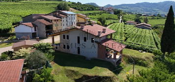 Villa bifamiliare, nuova, 202 m², Castello, San Giovanni Ilarione