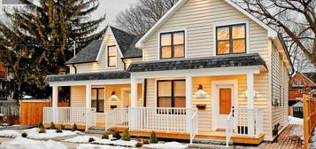 UPPER - 72 CENTRE STREET, Aurora (Aurora Village), Ontario