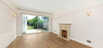 4 bed detached house to rent