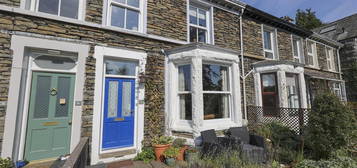 5 bed terraced house for sale