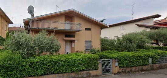 Villa all'asta in via Malpasso, 52