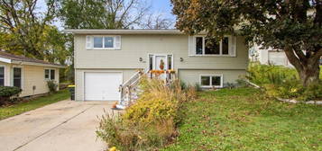 104 S  Grove St, Barneveld, WI 53507