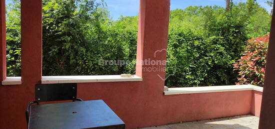 Studio meublé  à louer, 1 pièce, 28 m², Terrasse