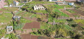 Moradia T2 com Terreno - Câmara de Lobos