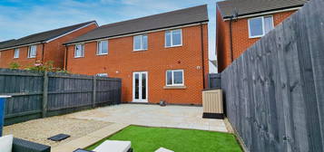 3 bed semi-detached house for sale