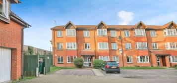 Flat for sale in Sterling Gardens, London SE14