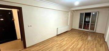 SAHİBİNDEN AİLE APARTMANINDA KİRALIK DAİRE 3. KAT