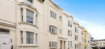 Flat for sale in Lansdowne Street, Hove, East Sussex BN3