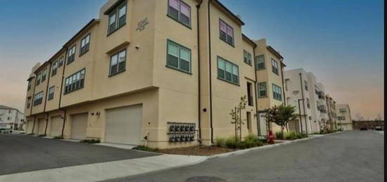 5340 Calle Rockfish Unit 19, San Diego, CA 92154