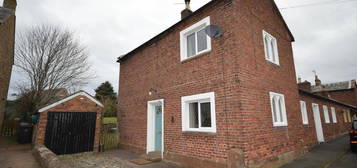 2 bedroom detached house