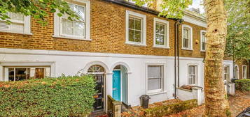 Terraced house to rent in Paxton Road, Chiswick, London W4