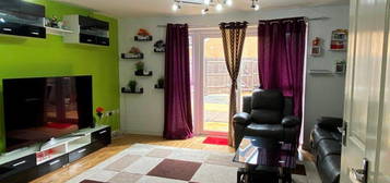 3 bed semi-detached house to rent