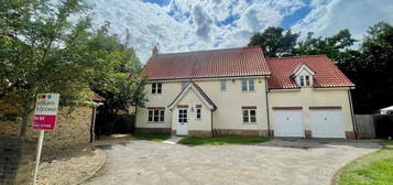 5 bedroom detached house