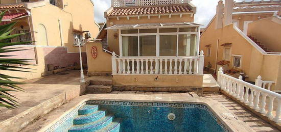 Casa en calle Astorga en San Miguel de Salinas