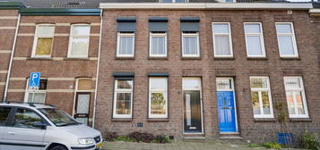 Dokter Leursstraat 35