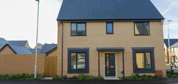 3 bedroom detached house