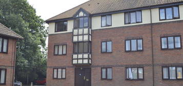 Flat to rent in Brinkley Place, Colchester CO4