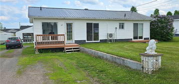 89 Cormier St, Petit Rocher, NB E8J 1N7