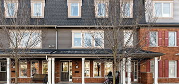 94 Brisote Ln, Ottawa, ON K2S 0V4