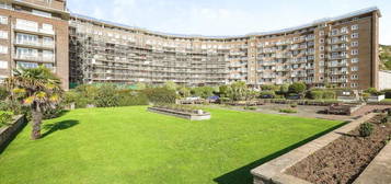 3 bedroom flat for sale