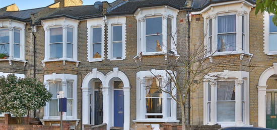 Flat to rent in Barretts Grove, Stoke Newington N16