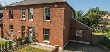 3 bed semi-detached house for sale