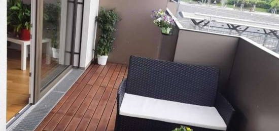 Trienna-Living, komplett möbilierte 2-Zimmer-Wohnung mit Balkon