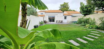 Maison à Périgny - Havre de Paix avec Jardin Paysagé