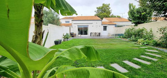 Maison à Périgny - Havre de Paix avec Jardin Paysagé