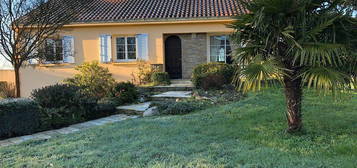 BOUGUENAIS Les Couëts en village maison 3 chambres