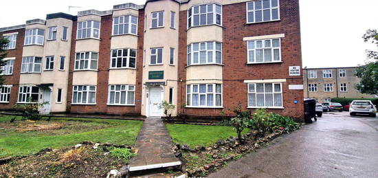 3 bed flat to rent